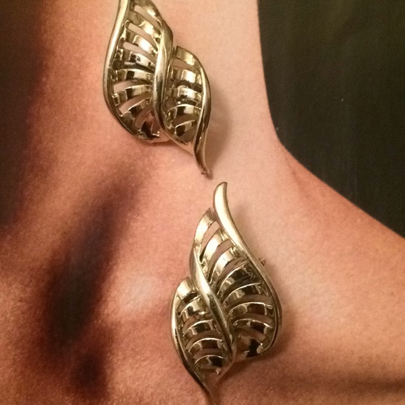 Vintage Coro clips - Picture 2 of 3